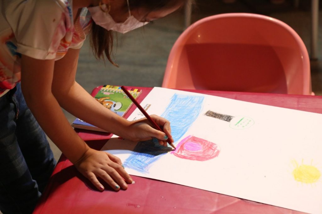برگزاری مسابقه نقاش کوچولو توسط موسسه عطرک (نمایندگی آی مت ایران) در مجموعه هایپرلند شیراز
