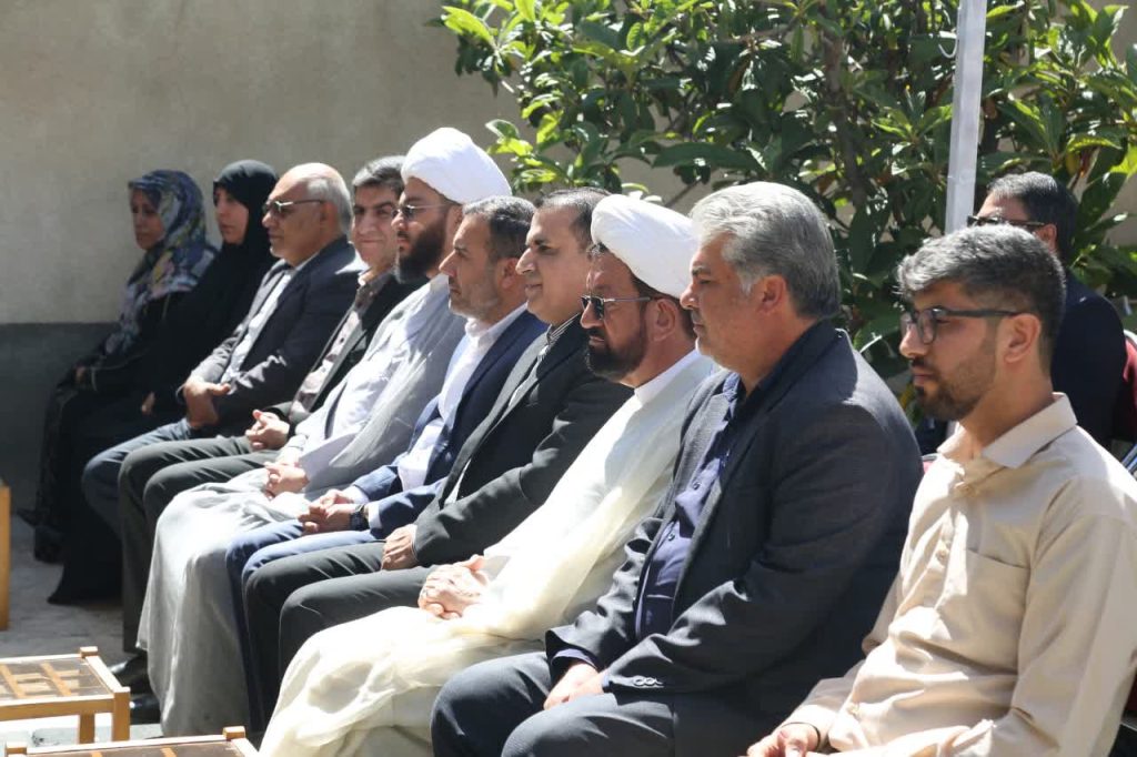 مراسم افتتاحیه نمایندگی مرکزی سیمس در شهرستان سروستان با حضور دکتر مسعود زاده باقری مدیرعامل محترم موسسه و هیئت همراه ، دکتر توکل نماینده مجلس شورای اسلامی،حجت الاسلام والمسلمین جاویدی امام جمعه و اعضاء شورای شهر شهرستان سروستان