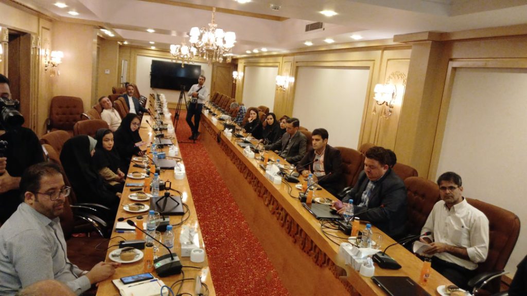 برگزاری نشست خبری جشنواره با اصحاب رسانه با حضور دکتر مسعودزاده باقری مدیرعامل موسسه‌های عطرا و عطرک در مشهد