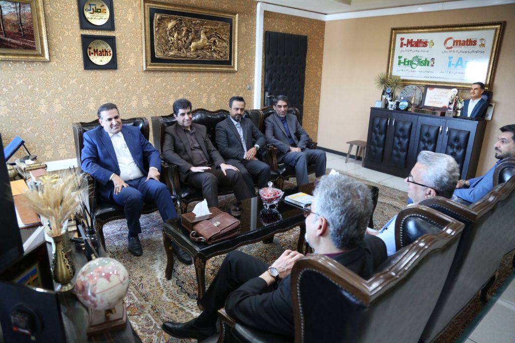 دیدار و گفتگوی قائممقام محترم دانشگاه علوم پزشکی شیراز با جناب آقای دکتر مسعود زاده باقری مدیرعامل محترم مؤسسه