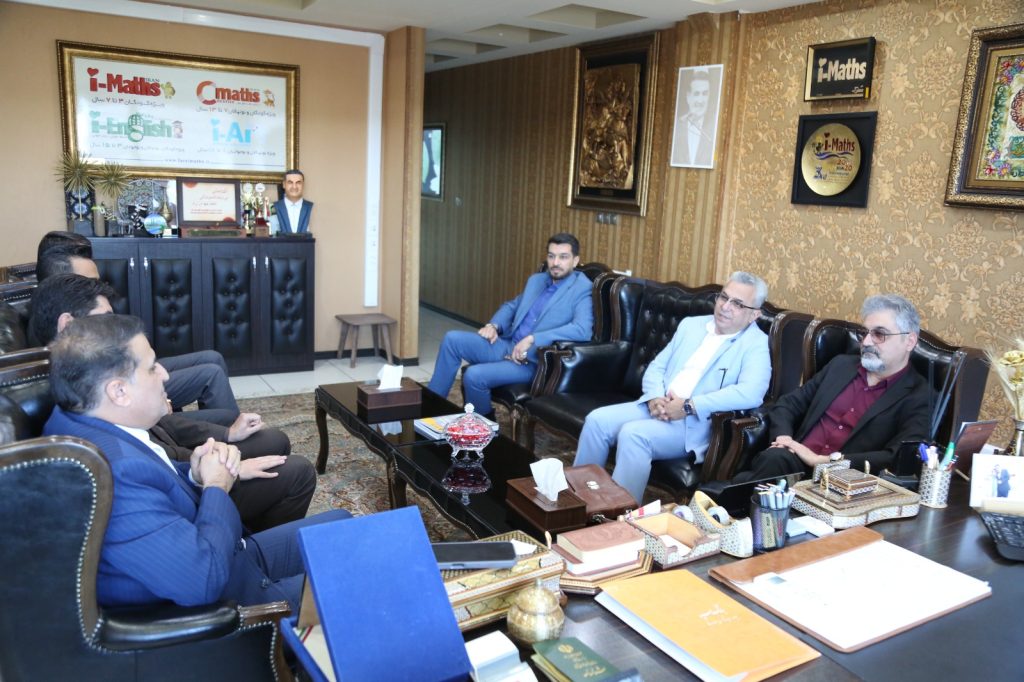 دیدار و گفتگوی قائممقام محترم دانشگاه علوم پزشکی شیراز با جناب آقای دکتر مسعود زاده باقری مدیرعامل محترم مؤسسه