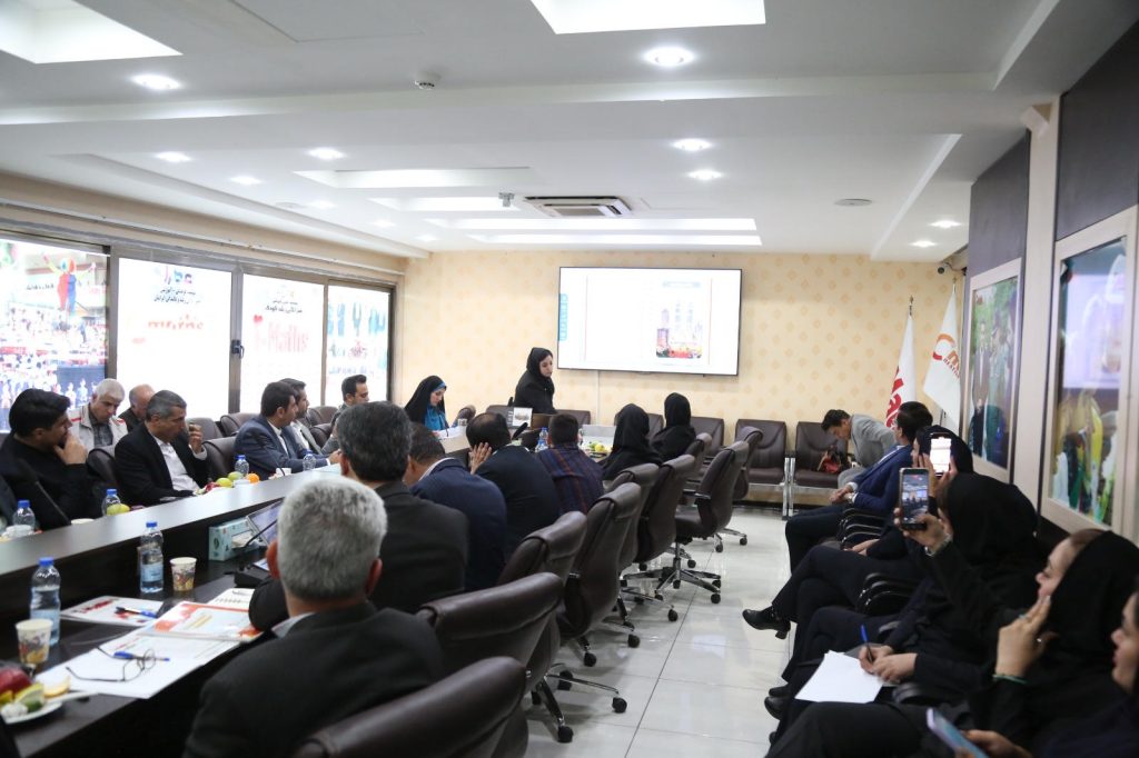 جلسه هم اندیشی و گفتگو اعضای هیأترئیسه دانشگاه دولتی یاسوج در دفتر مرکزی استان با جناب آقای دکتر مسعود زاده باقری مدیر عامل محترم موسسه و ارائه کارشناسان و رؤسای کمیتههای علمی موسسه