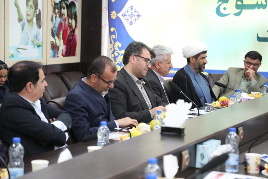 جلسه هم اندیشی و گفتگو اعضای هیأترئیسه دانشگاه دولتی یاسوج در دفتر مرکزی استان با جناب آقای دکتر مسعود زاده باقری مدیر عامل محترم موسسه و ارائه کارشناسان و رؤسای کمیتههای علمی موسسه