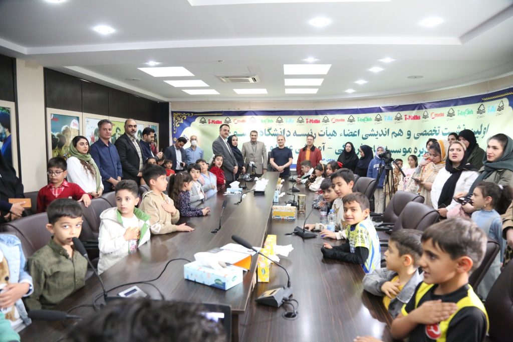 دیدار جناب آقای محمد مسلمی بازیگر و کارگردان برجسته حوزه کودک و نوجوان، با جناب آقای دکتر مسعود زادهباقری مدیرعامل محترم مؤسسه