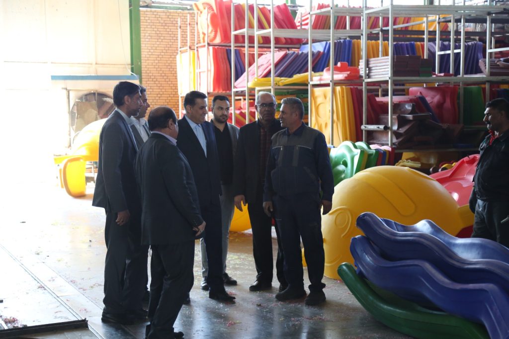 بازدید جناب آقای دکتر مسعود زادهباقری مدیر عامل محترم موسسه از کارخانهٔ قصر