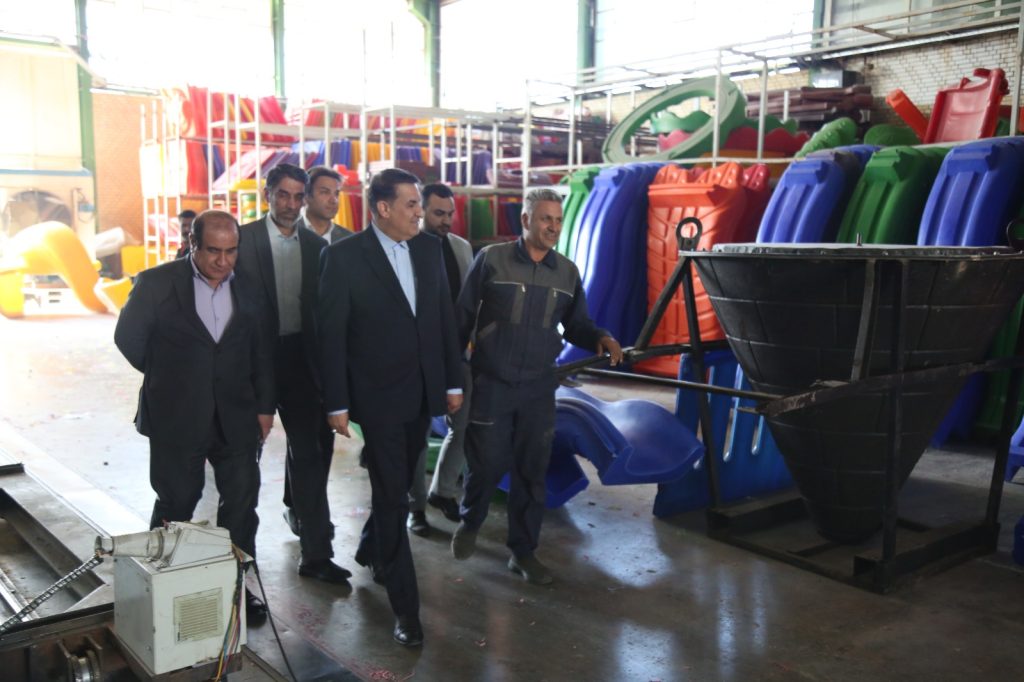 بازدید جناب آقای دکتر مسعود زادهباقری مدیر عامل محترم موسسه از کارخانهٔ قصر