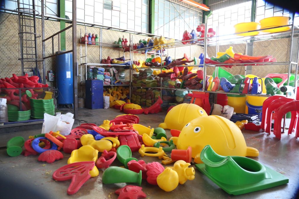 بازدید جناب آقای دکتر مسعود زادهباقری مدیر عامل محترم موسسه از کارخانهٔ قصر