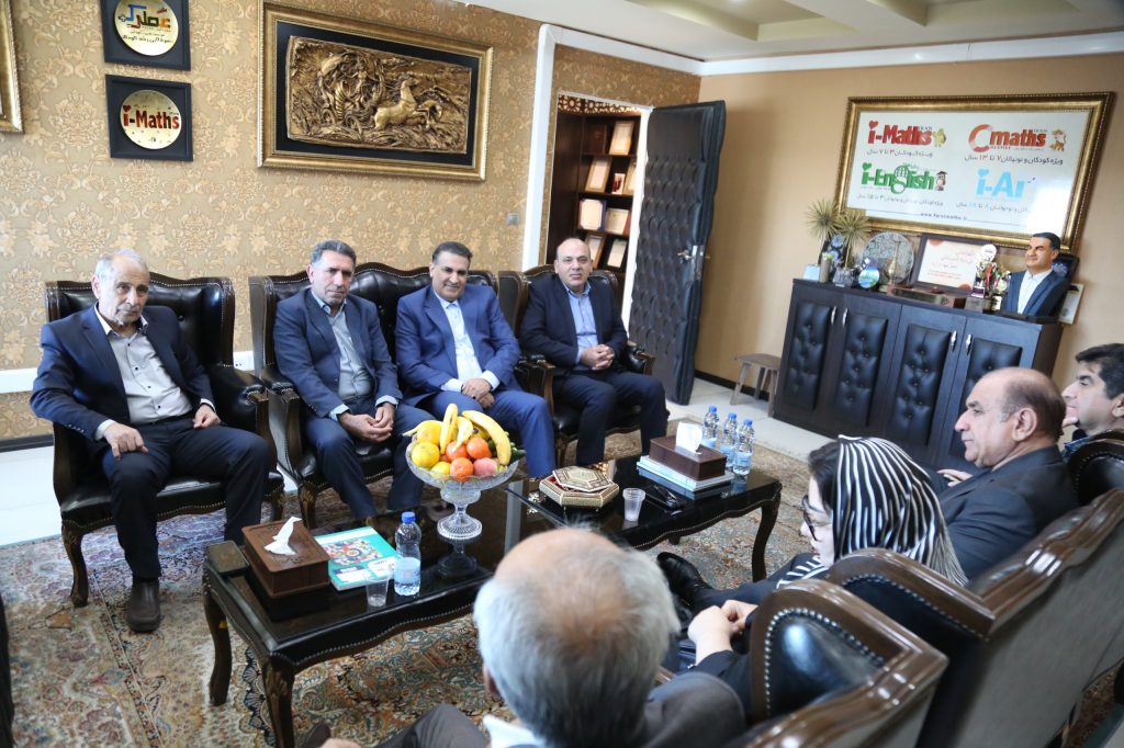 دیدار و گفتگو رئیس و اعضاء هیئت رئیسه بیمارستان زاگرس یاسوج  با جناب آقای دکتر مسعود زاده باقری