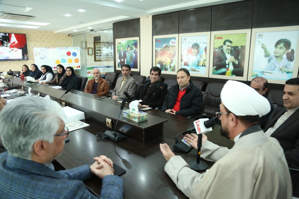 جلسه تقدیر از جناب آقای دکتر مسعود زاده باقری، به پاس نقش مؤثر ایشان در برپایی اولین کنگره احیای قلبی - ریوی کشور