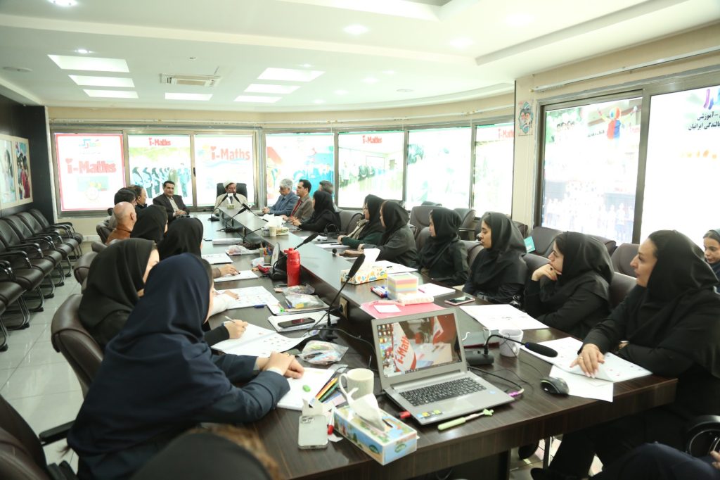 جلسه تقدیر از جناب آقای دکتر مسعود زاده باقری، به پاس نقش مؤثر ایشان در برپایی اولین کنگره احیای قلبی - ریوی کشور