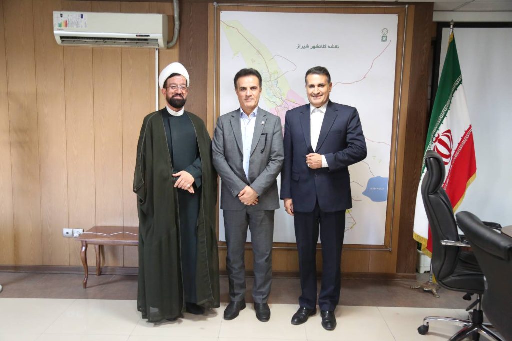 دیدار جناب آقای دکتر مسعود زاده باقری مدیر عامل محترم موسسه و هیات همراه با فرماندار شهرستان شیراز جناب آقای دکتر کراماتی








